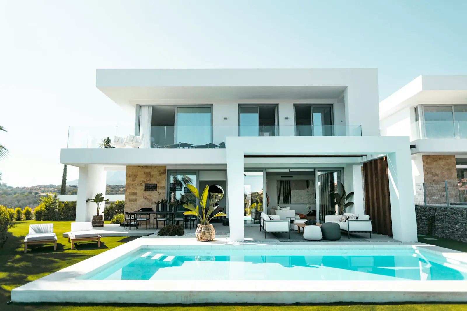 Casa Lumen: Garden front