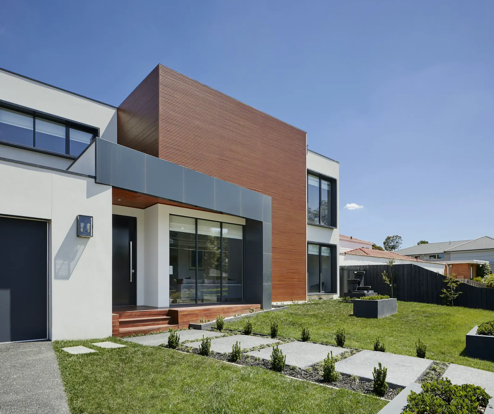Danta, traditional 6-bedroom duplex